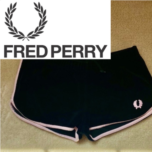 Fred Perry black Velour shorts Baby pink wreath - Picture 2 of 6